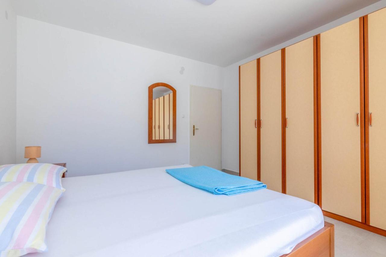 Apartment Lea Sveti Filip i Jakov Bagian luar foto